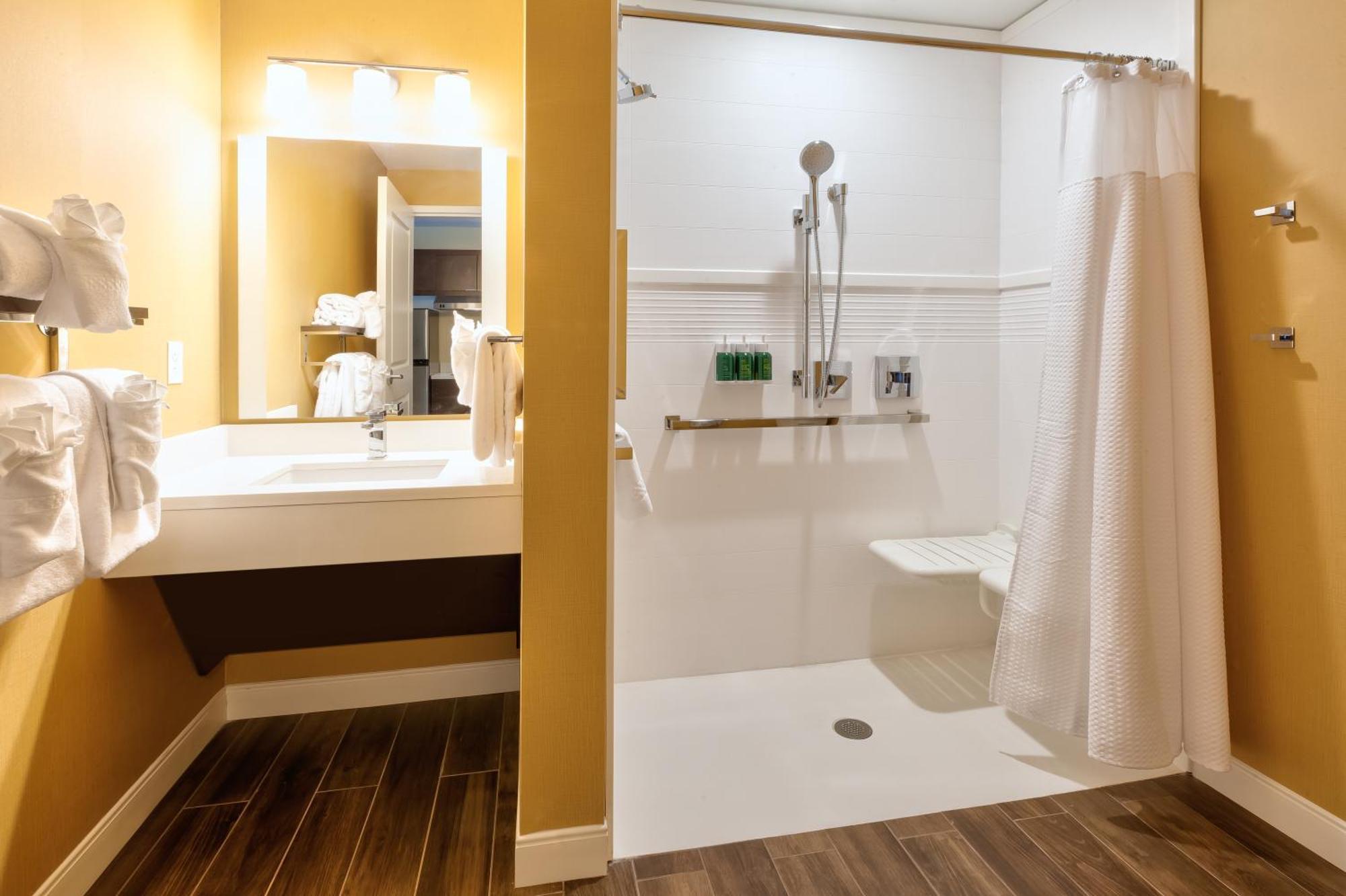 Cascade Towneplace Suites By Marriott Grand Rapids Airport Southeast מראה חיצוני תמונה