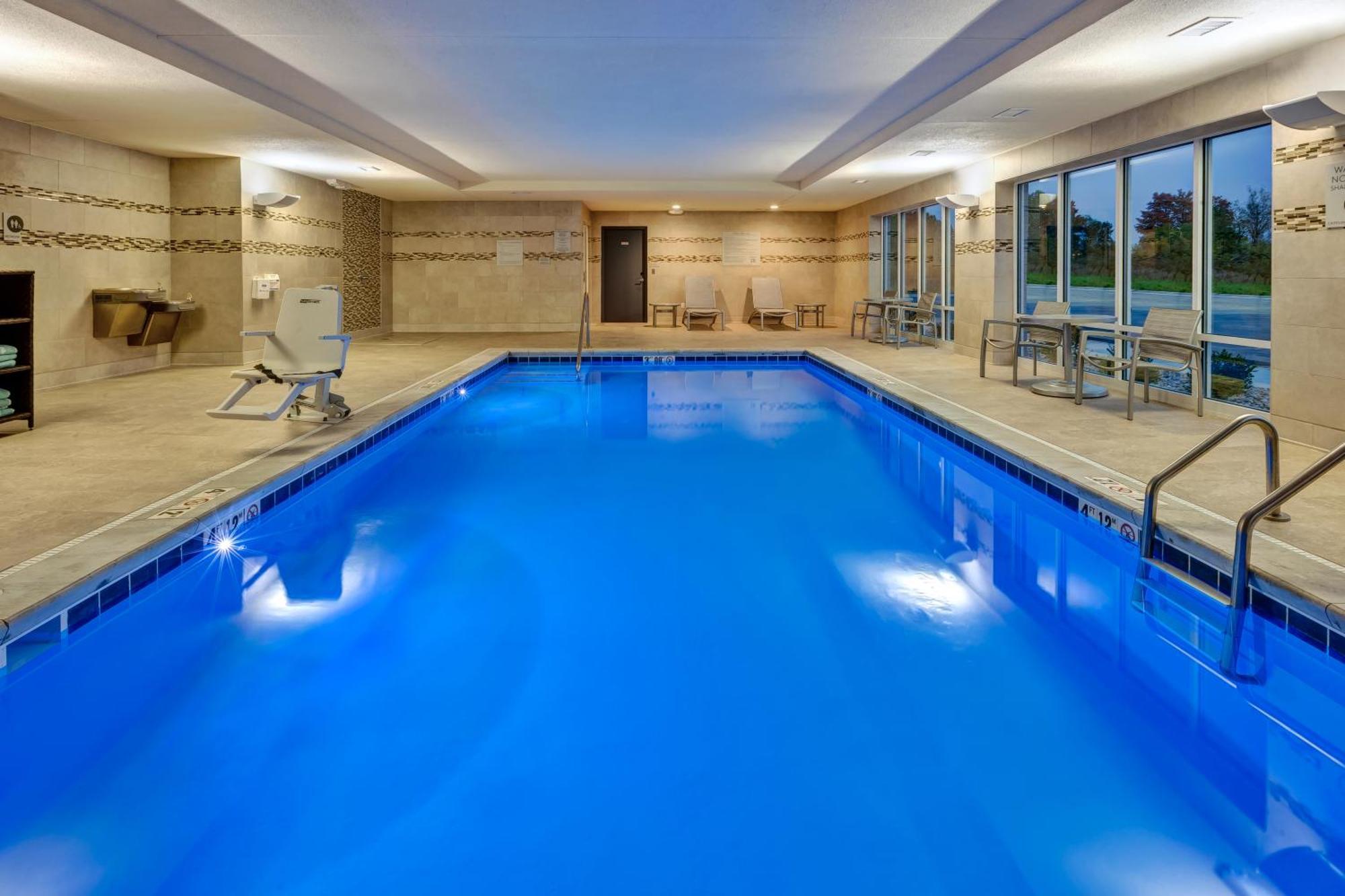 Cascade Towneplace Suites By Marriott Grand Rapids Airport Southeast מראה חיצוני תמונה