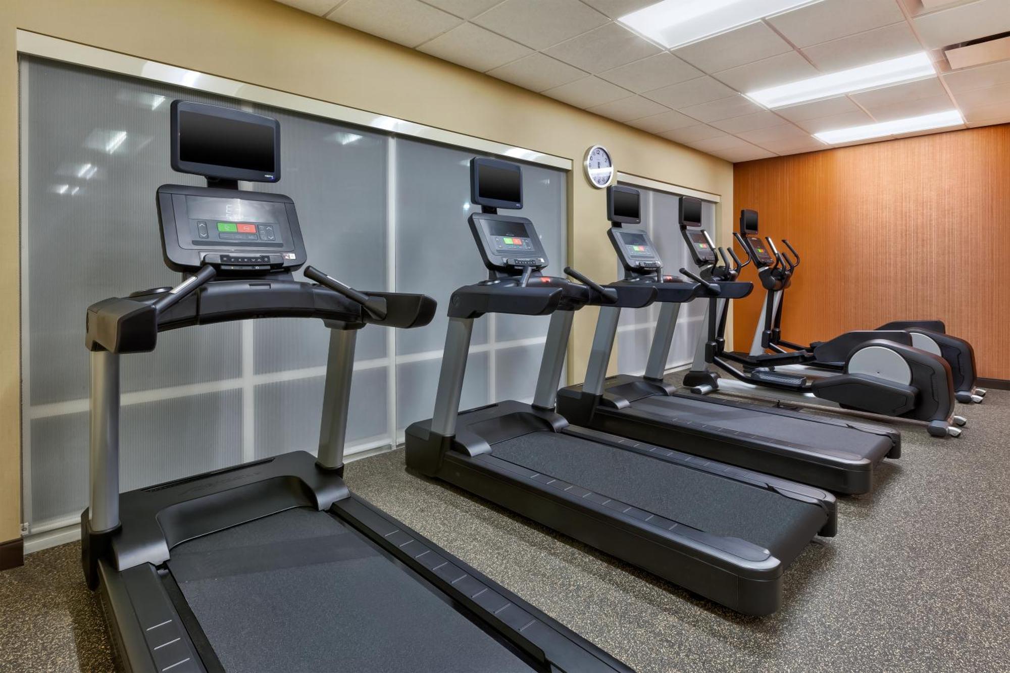 Cascade Towneplace Suites By Marriott Grand Rapids Airport Southeast מראה חיצוני תמונה