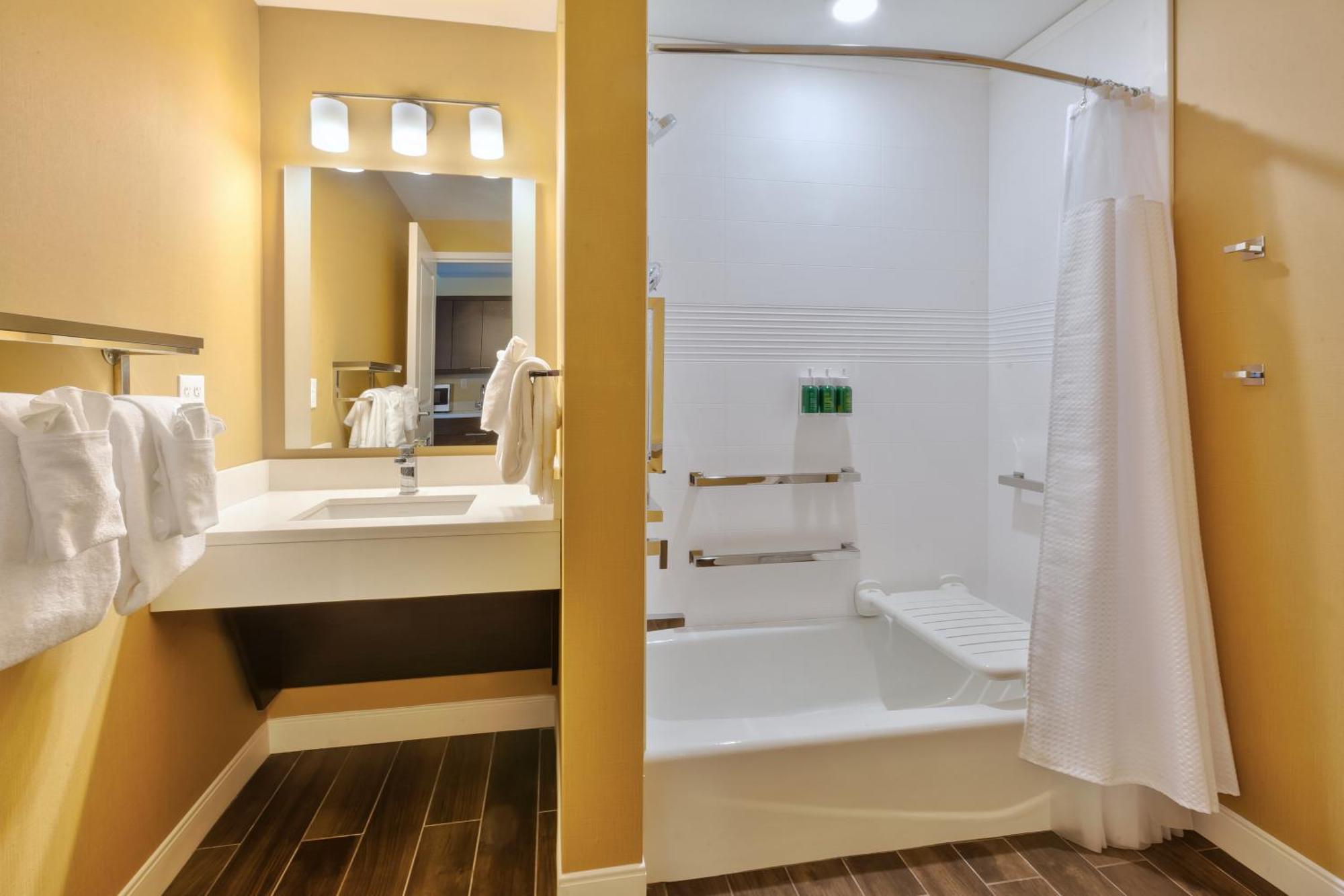 Cascade Towneplace Suites By Marriott Grand Rapids Airport Southeast מראה חיצוני תמונה