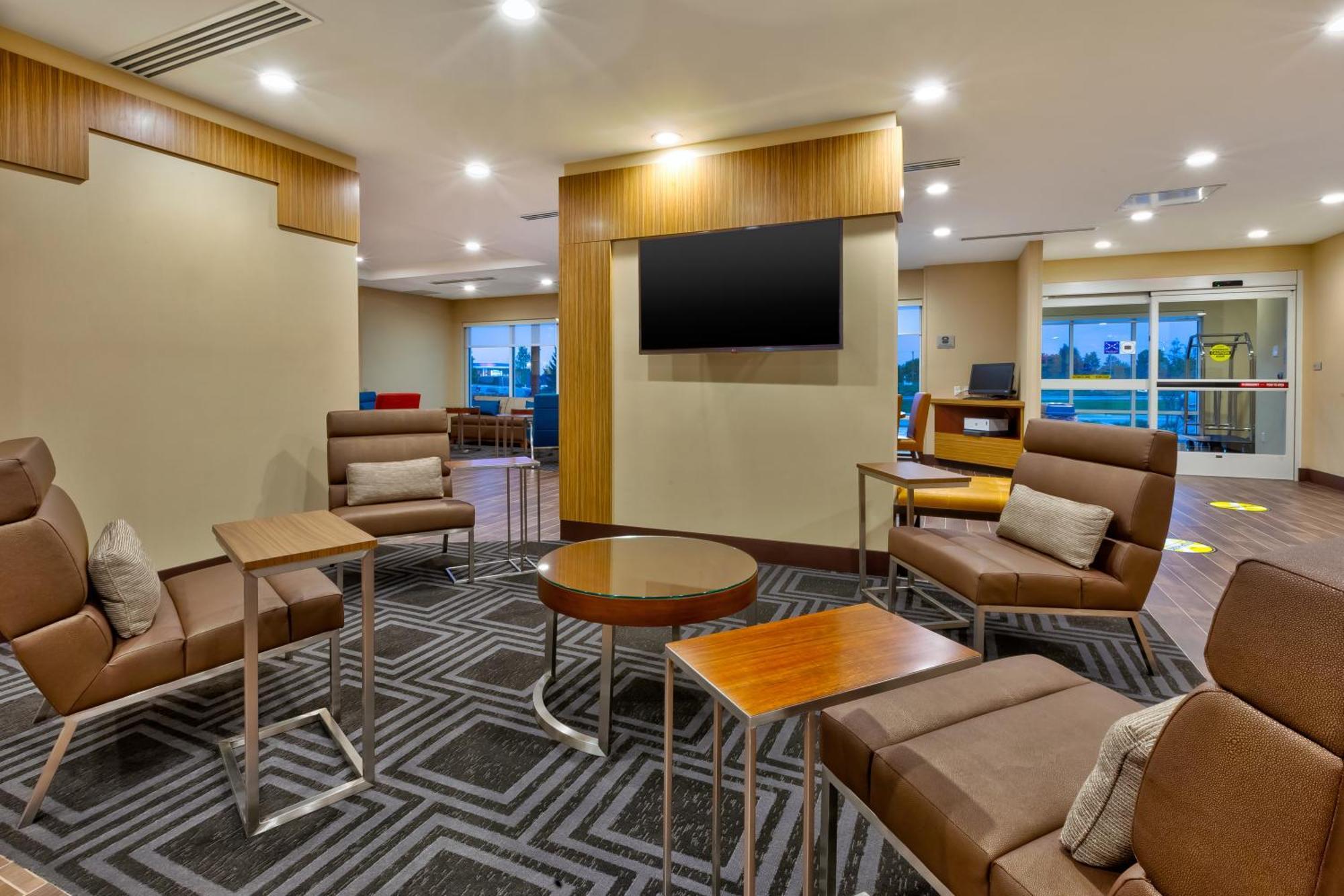 Cascade Towneplace Suites By Marriott Grand Rapids Airport Southeast מראה חיצוני תמונה