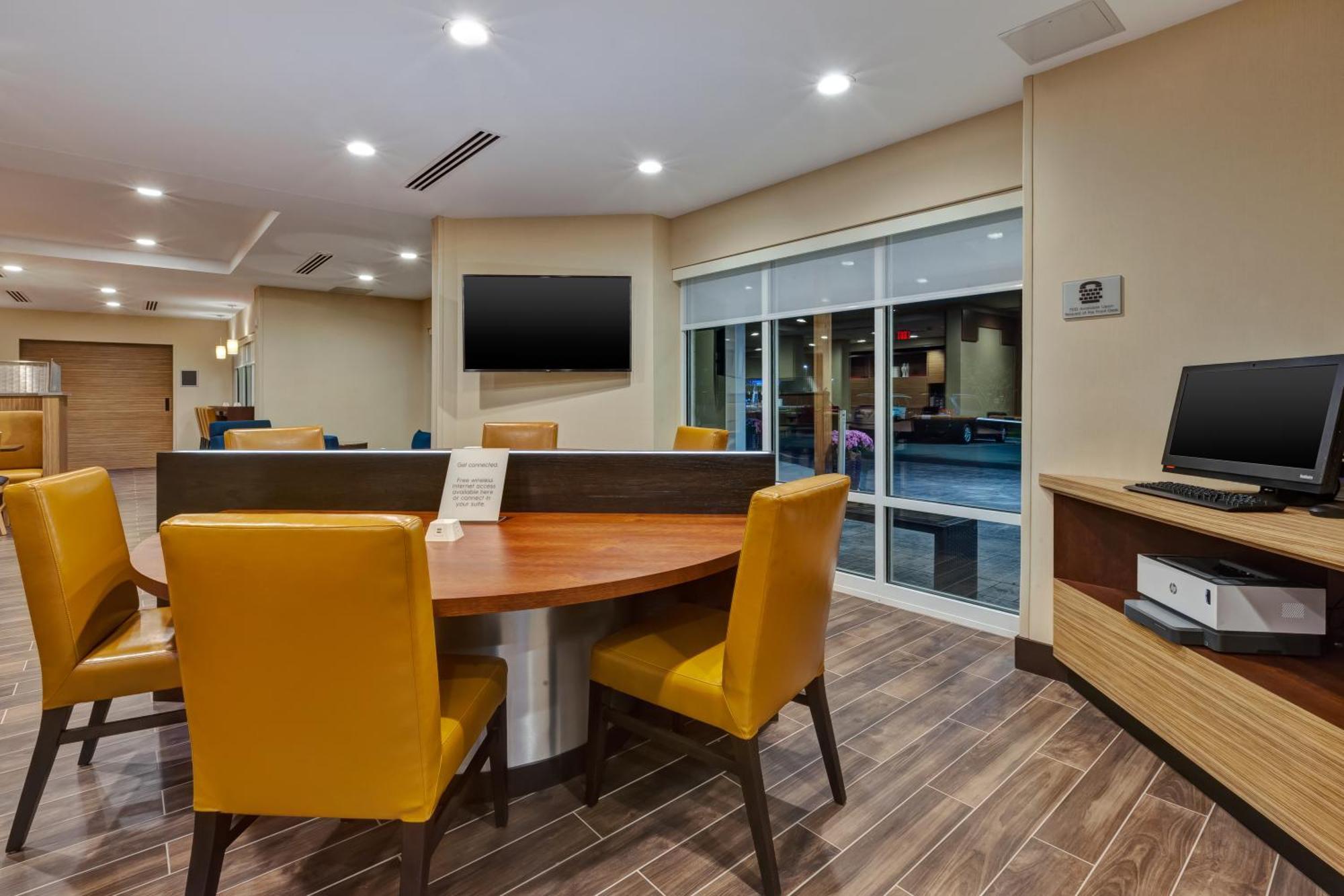 Cascade Towneplace Suites By Marriott Grand Rapids Airport Southeast מראה חיצוני תמונה